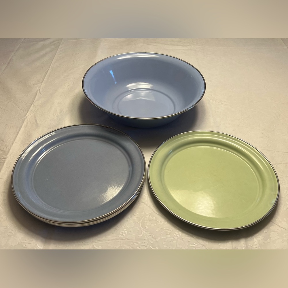 Vintage Pottery Barn Enamel/Metal Plates (4 Blue & 1 Green) & Blue Serving Bowl